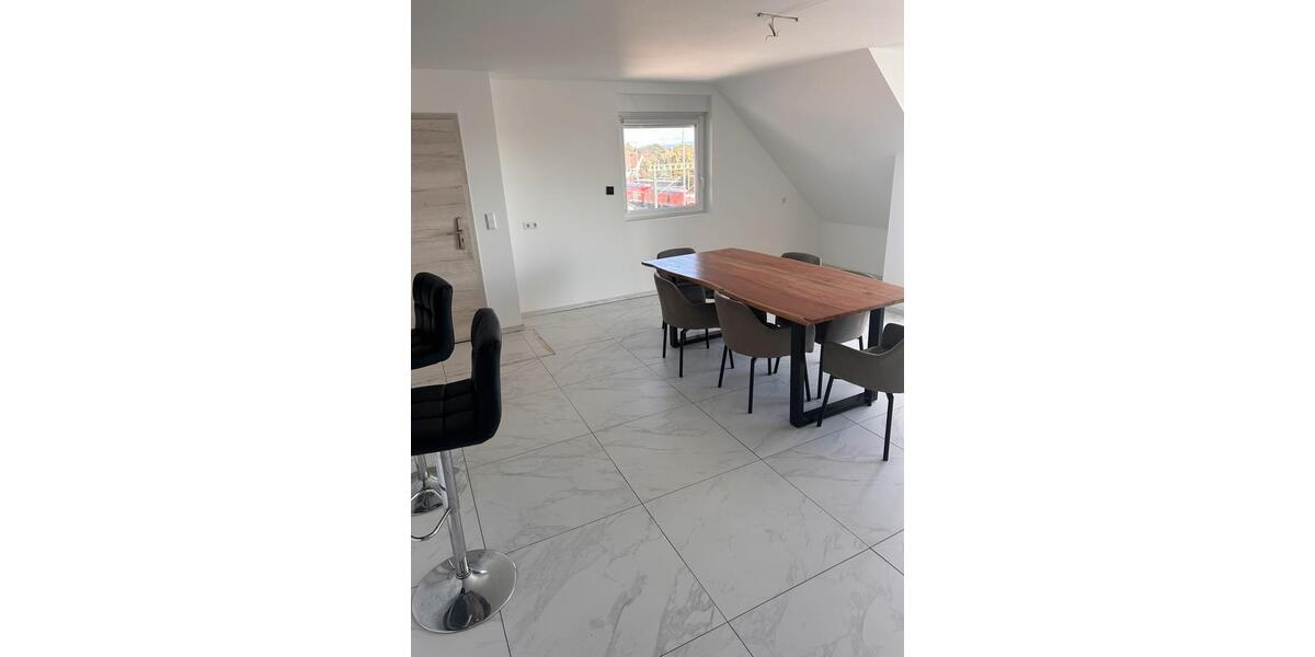 Wohnen auf Zeit Friedrichshafen - 5 Zimmer, 15 m&sup2;, 600&euro; | Angebot:26005694