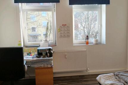 Helles Zimmer in 4er-WG 1 zimmer