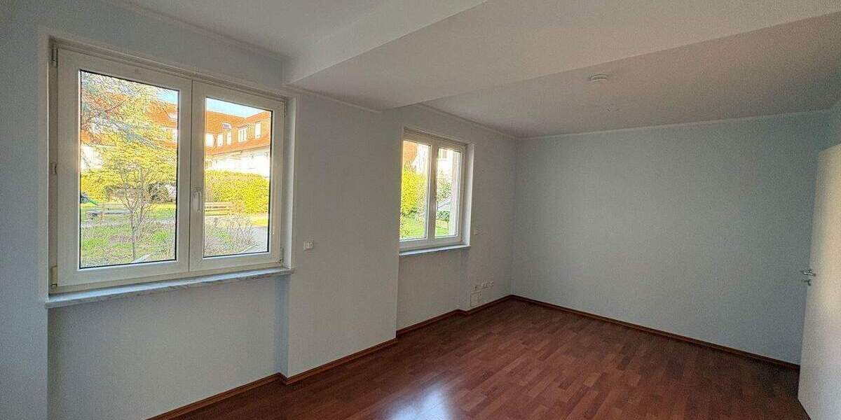 Etagenwohnung Nürnberg Gaismannshof - 4 Zimmer, 145 m&sup2;, 2.000&euro; | Angebot:25999687
