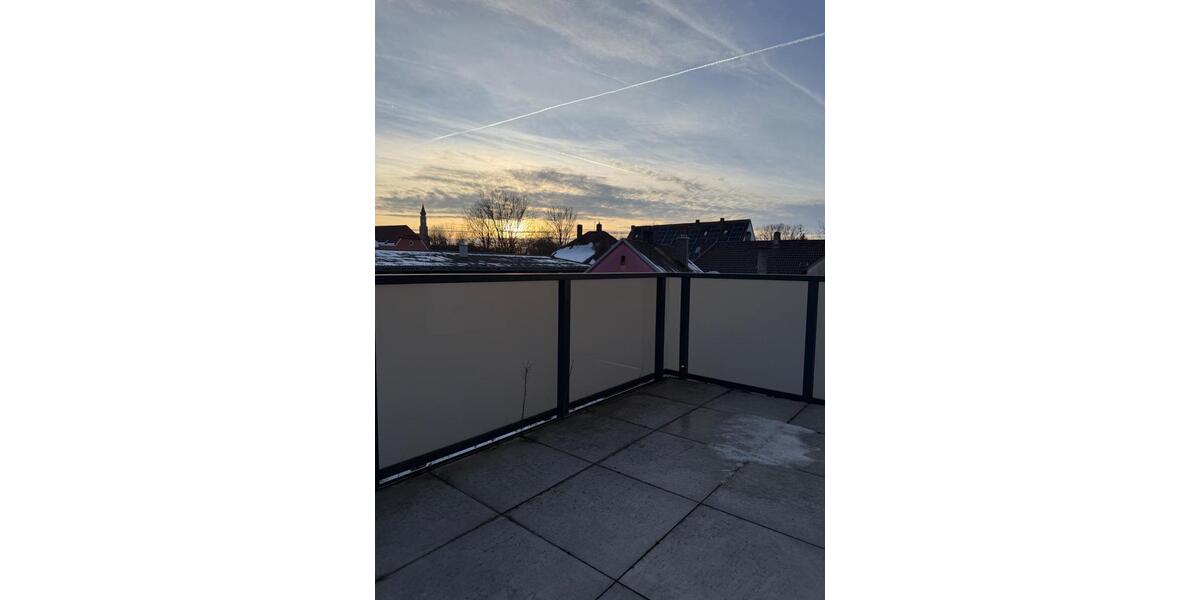 Dachgeschoßwohnung Straubing - 2 Zimmer, 92 m&sup2;, 1.100&euro; | Angebot:24748856