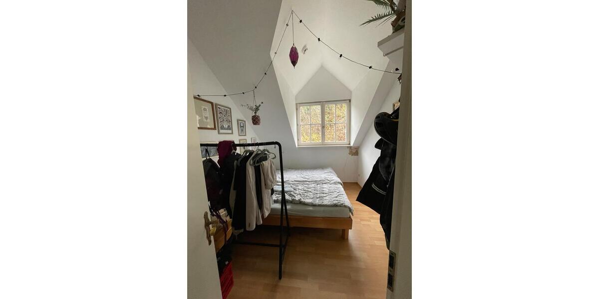 Zwei Zimmer in 2er WG Würzburg Höchberg Balkon DG 2 zimmer