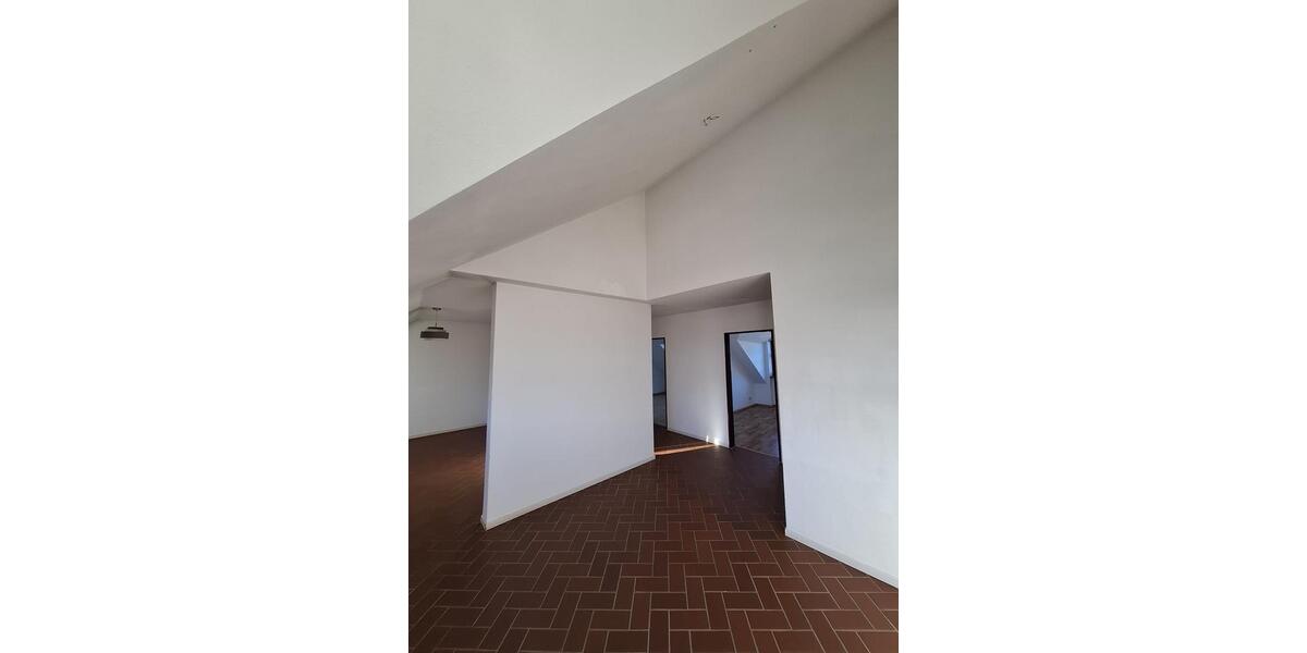 Dachgeschoßwohnung Gifhorn - 4.5 Zimmer, 90 m&sup2;, 810&euro; | Angebot:26638181