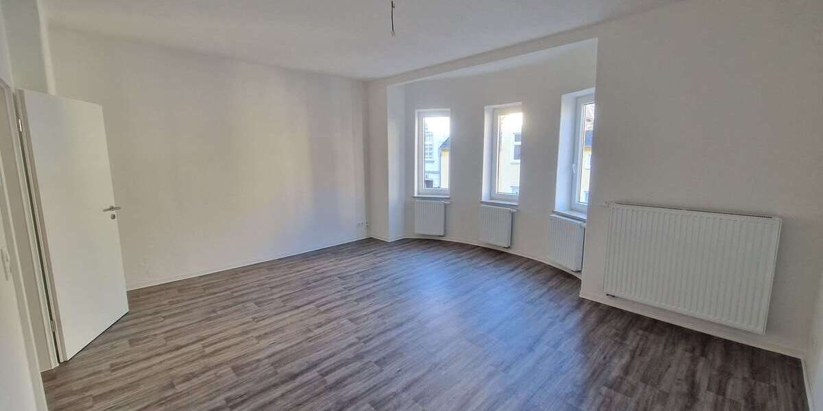 Etagenwohnung Schönebeck - 3 Zimmer, 86 m&sup2;, 695&euro; | Angebot:26318617