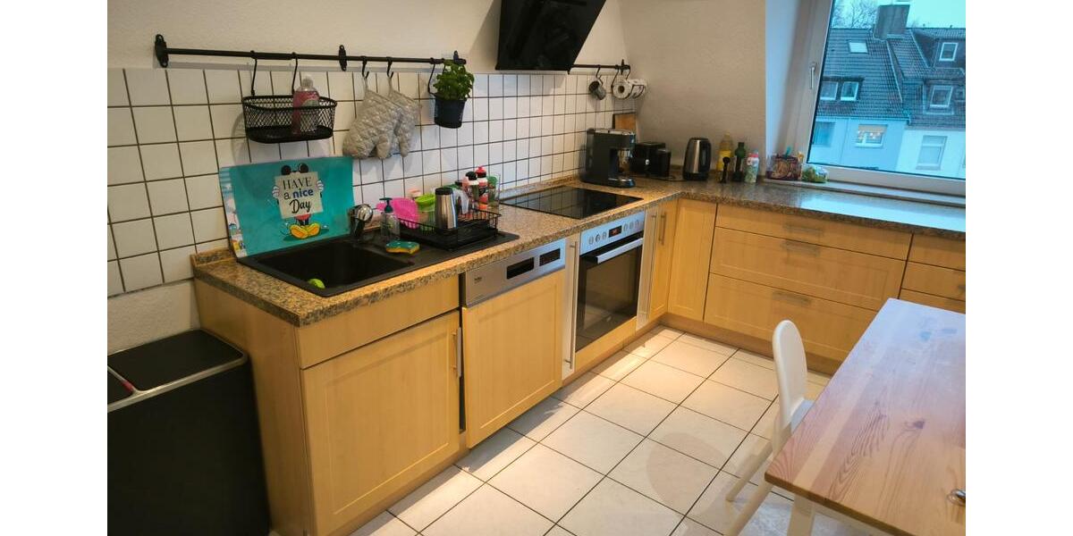 Dachgeschoßwohnung Essen Stadtbezirk III - 4 Zimmer, 145 m&sup2;, 1.200&euro; | Angebot:26521308