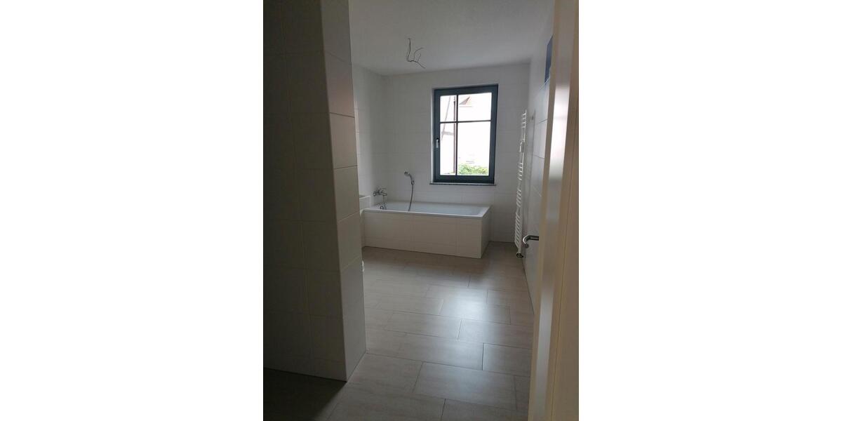 Etagenwohnung Artern - 4 Zimmer, 111 m&sup2;, 650&euro; | Angebot:26476623
