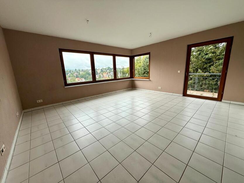 Helle 2-Zimmer-Wohnung mit Weitblick Balkon und EBK in Pforzheim