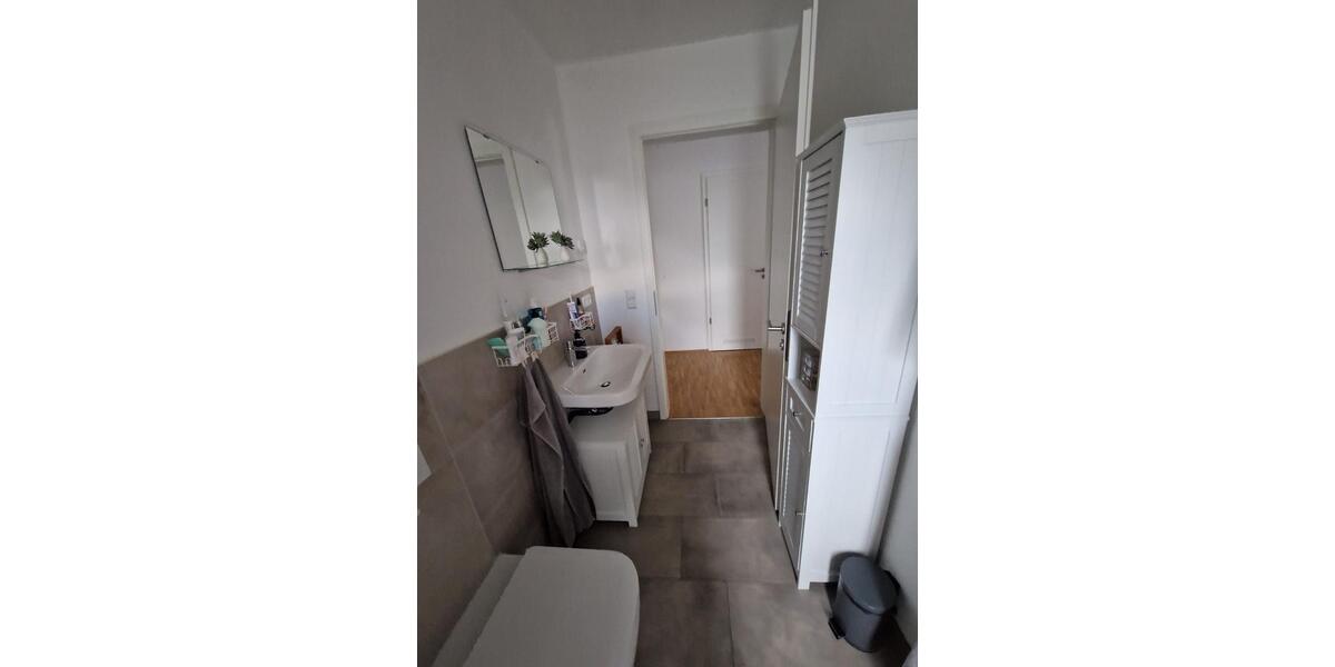 Moderne 1-Zimmer-Wohnung mit Balkon und Tiefgarage in Langen (Hes 1 zimmer