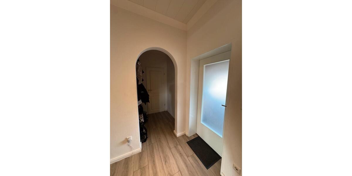 Etagenwohnung Porta Westfalica - 5 Zimmer, 182 m&sup2;, 1.350&euro; | Angebot:26604523