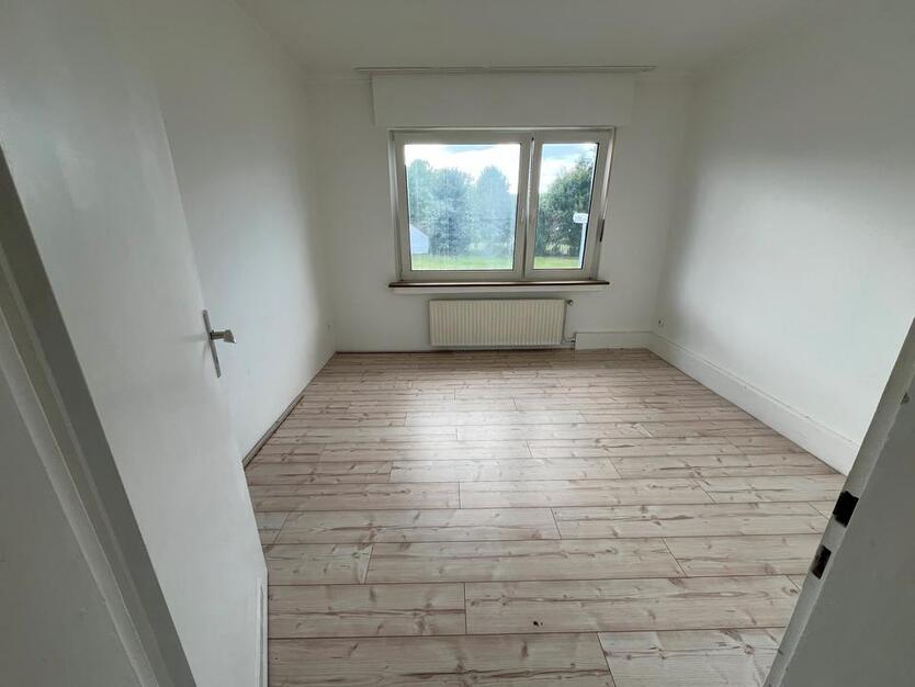 Zimmer in FH Nähe zu vermieten. Room for Rent close to FH südwfl.
