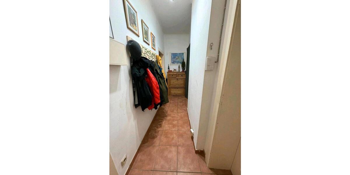 Etagenwohnung Saarbrücken - 1 Zimmer, 75 m&sup2;, 890&euro; | Angebot:26672376
