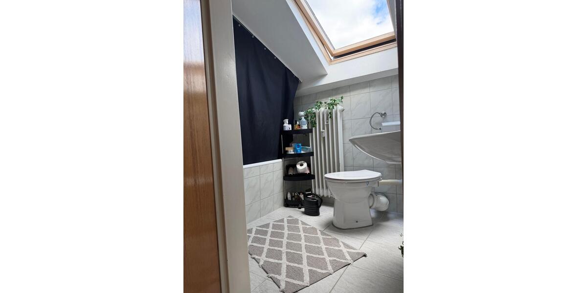 Dachgeschoßwohnung Rüsselsheim am Main - 3 Zimmer, 85 m&sup2;, 1.100&euro; | Angebot:26698328