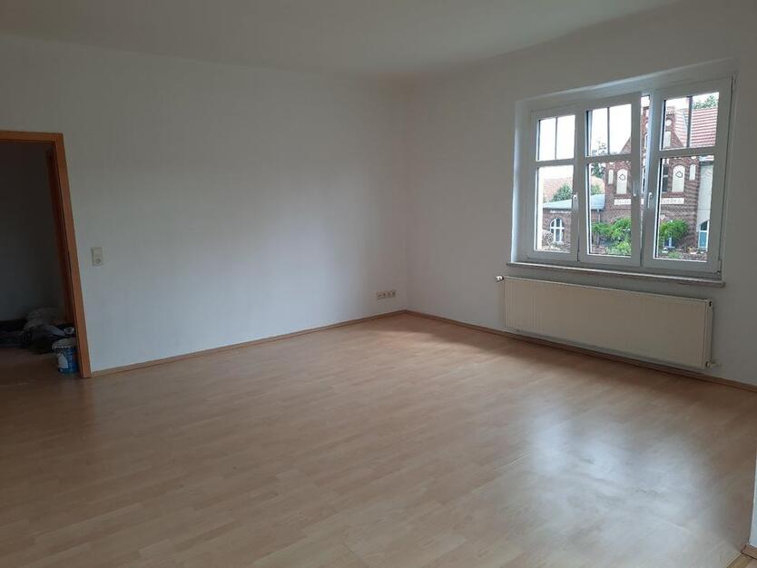 Helle 2-Raum-Wohnung 65 m² im san. Altbau zu vermieten zimmer