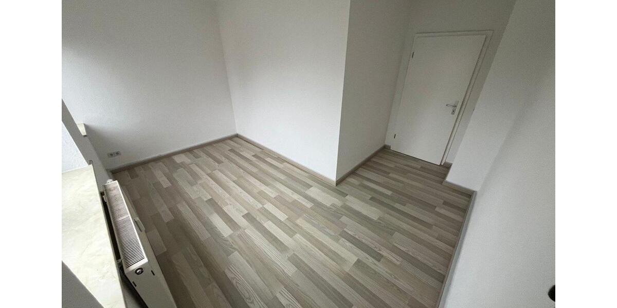 Etagenwohnung Glauchau - 3 Zimmer, 61 m&sup2;, 360&euro; | Angebot:26008270