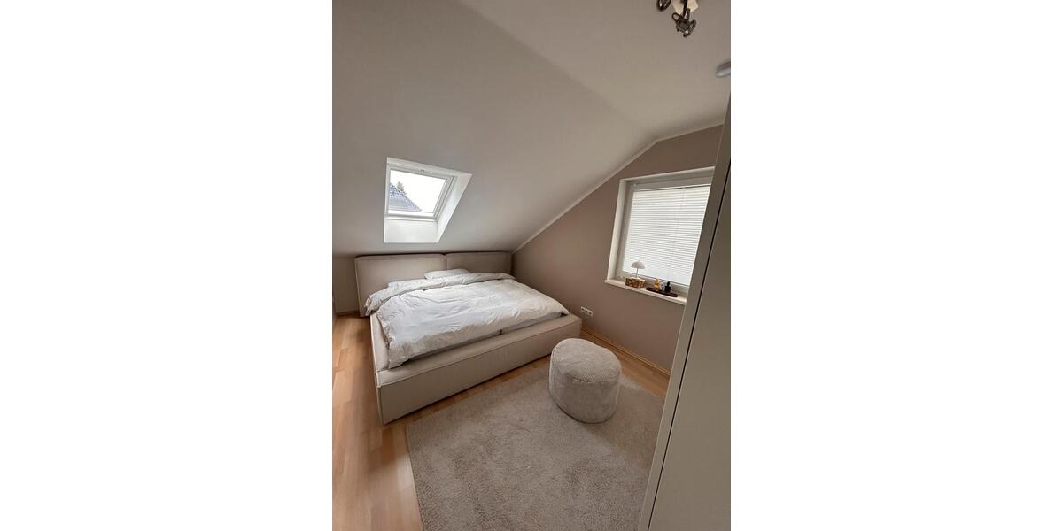 Dachgeschoßwohnung Rühen - 3 Zimmer, 70 m&sup2;, 645&euro; | Angebot:26020770