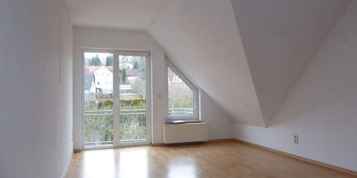 Etagenwohnung Rudolstadt Volkstedt - 4 Zimmer, 81 m&sup2;, 660&euro; | Angebot:25814016