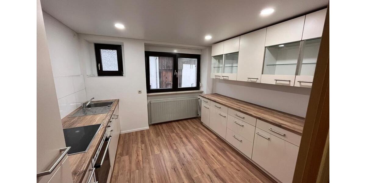 Etagenwohnung Ottweiler - 3 Zimmer, 88 m&sup2;, 890&euro; | Angebot:25124923