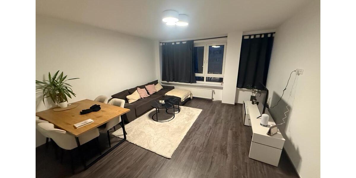Etagenwohnung Wiesbaden Biebrich - 3 Zimmer, 100 m&sup2;, 1.350&euro; | Angebot:24705050