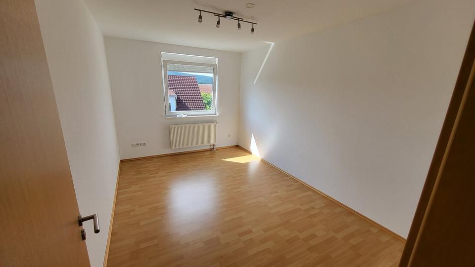 Doppelhaushälfte Kaiserslautern Bahnheim - 6 Zimmer, 246 m&sup2;, 2.040&euro; | Angebot:21981036