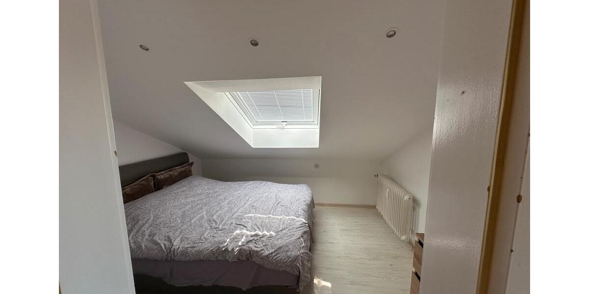 Dachgeschoßwohnung Lichtenstein - 3 Zimmer, 68 m&sup2;, 840&euro; | Angebot:26368802