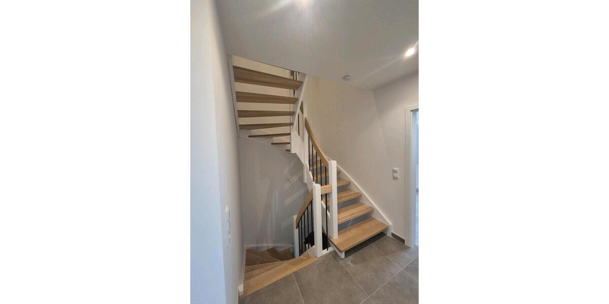 Doppelhaushälfte Heide - 5 Zimmer, 115 m&sup2;, 1.500&euro; | Angebot:25729337