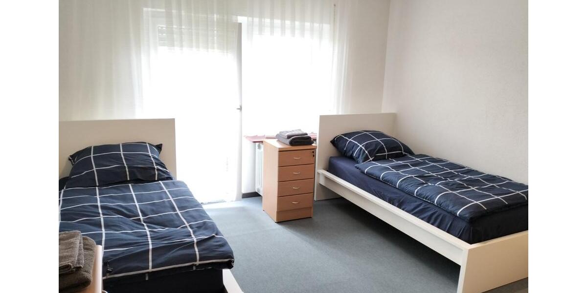 Etagenwohnung Sinsheim - 1 Zimmer, 150 m&sup2;, 23&euro; | Angebot:18342610