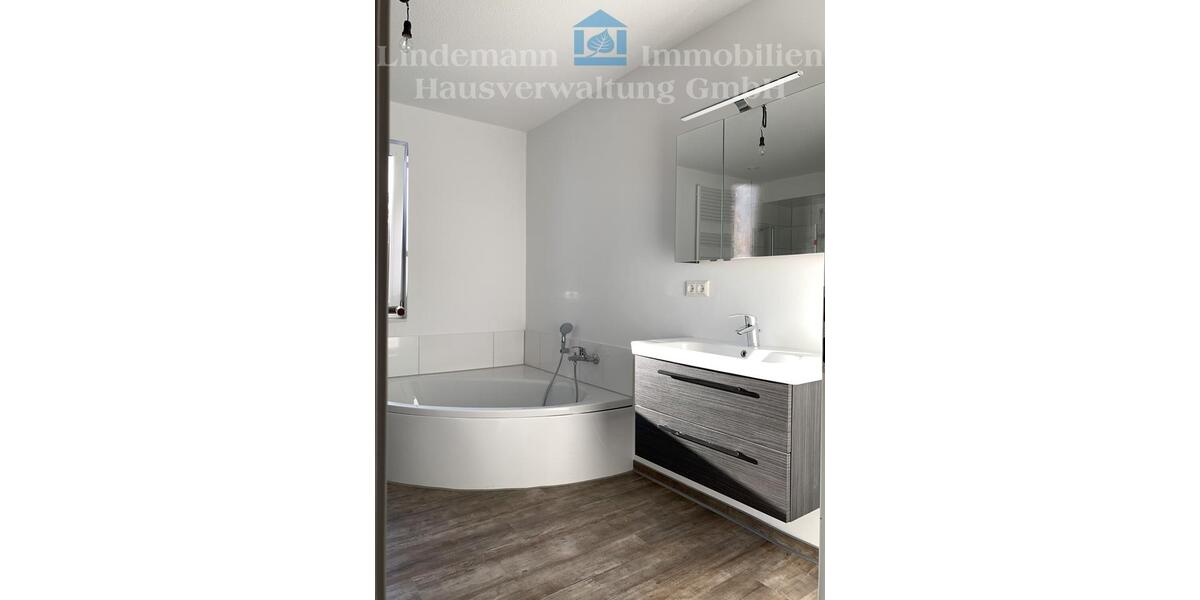 Erdgeschoßwohnung Buxtehude - 3 Zimmer, 122 m&sup2;, 1.100&euro; | Angebot:25646557