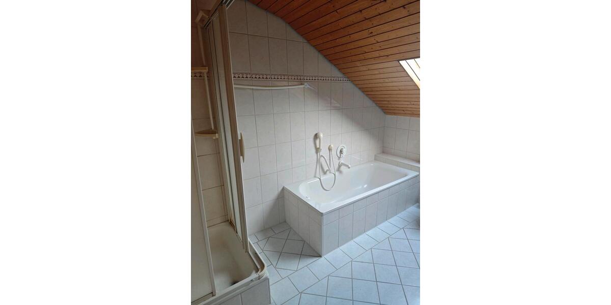 Wohnen auf Zeit Ostelsheim - 2.5 Zimmer, 82 m&sup2;, 1.100&euro; | Angebot:24560018