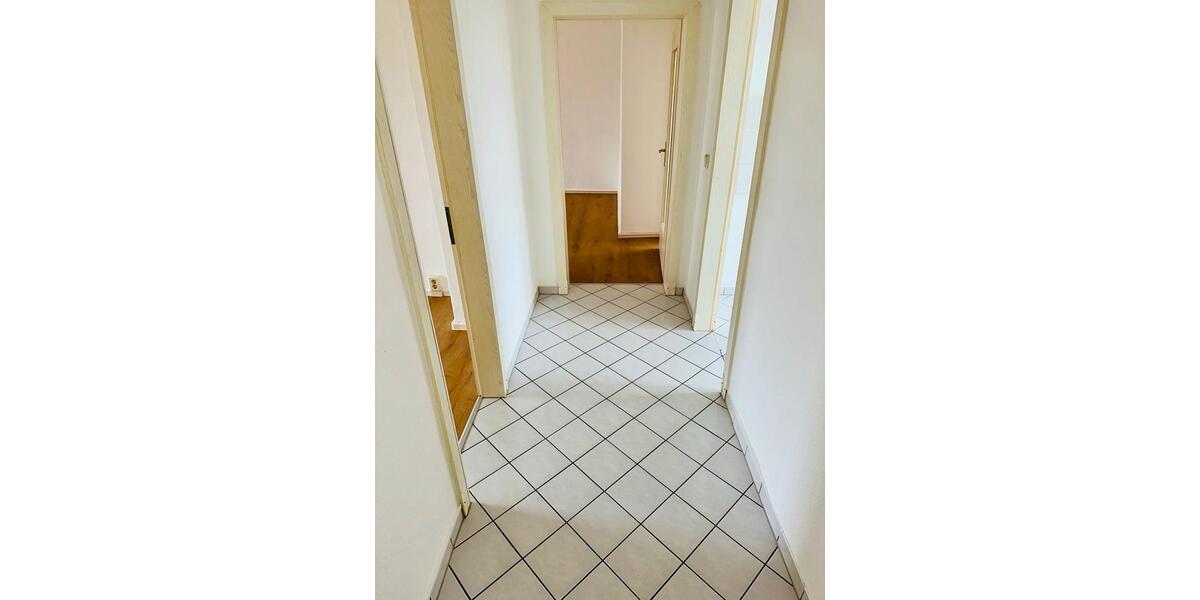 Etagenwohnung Querfurt - 3 Zimmer, 59 m&sup2;, 380&euro; | Angebot:25935497
