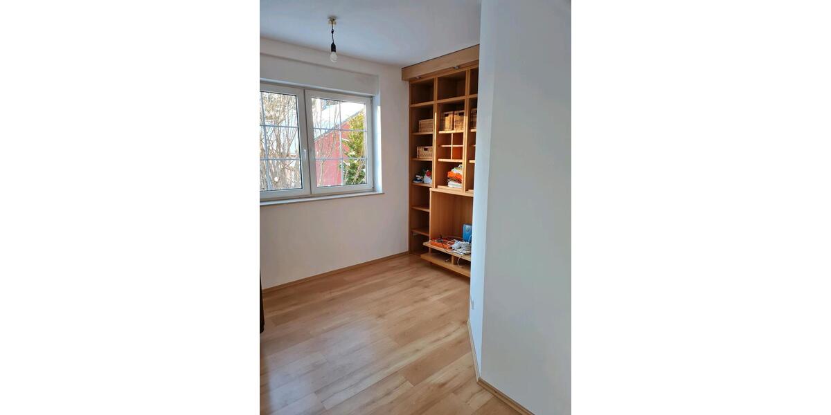 Zwei-Zimmer-Wohnung (Hochparterre) oder ganzes Haus 2 zimmer