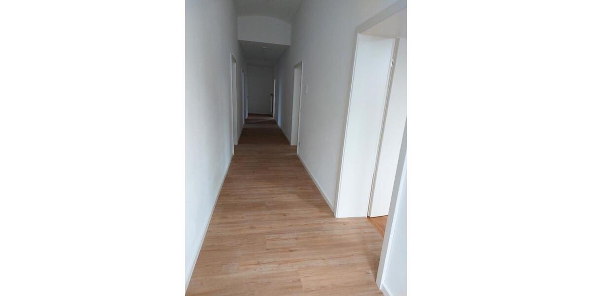 Erdgeschoßwohnung Straubing - 4 Zimmer, 137 m&sup2;, 1.050&euro; | Angebot:26007881