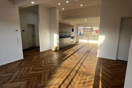 Wohnung Nürtingen - 3 Zimmer, 100 m&sup2;, 1.480&euro; | Angebot:25654193