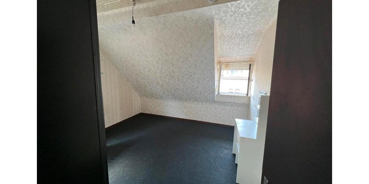 Dachgeschoßwohnung Neunkirchen - 3 Zimmer, 82 m&sup2;, 770&euro; | Angebot:26301531