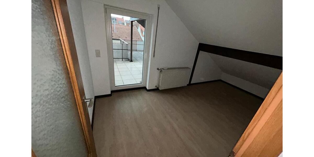 Dachgeschoßwohnung Backnang - 2 Zimmer, 30 m&sup2;, 700&euro; | Angebot:26610996