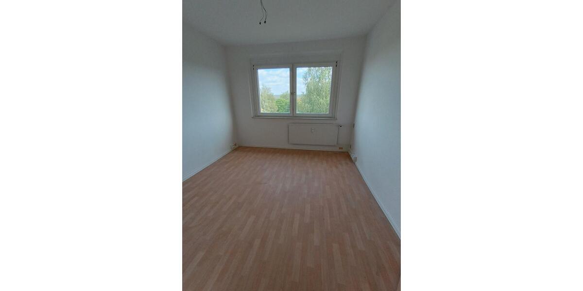 Etagenwohnung Stollberg (Erzgebirge) - 4 Zimmer, 67 m&sup2;, 450&euro; | Angebot:26564178