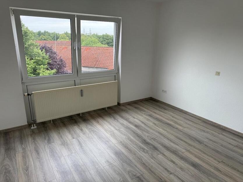 Auf Wunsch neue Einbauküche für Sie – sanierte BalkonWohnung zu sofort bezugsfertig