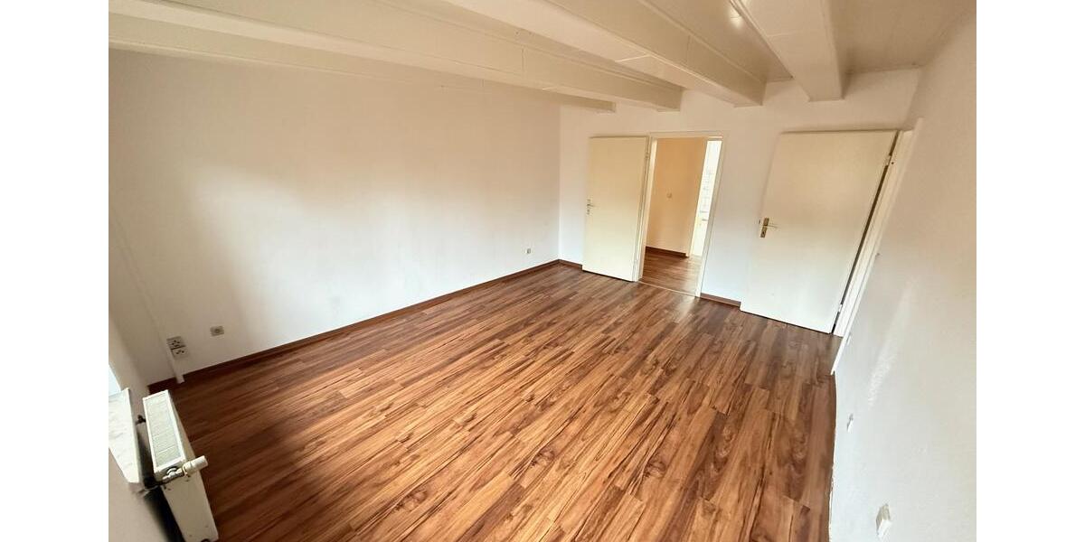 Dachgeschoßwohnung Weißenfels - 4 Zimmer, 111 m&sup2;, 595&euro; | Angebot:26031673