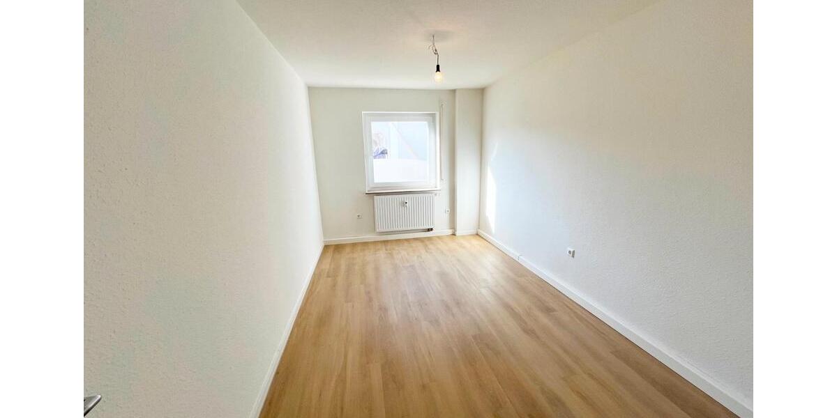 Erdgeschoßwohnung Rheinhausen - 4 Zimmer, 130 m&sup2;, 1.500&euro; | Angebot:25915744