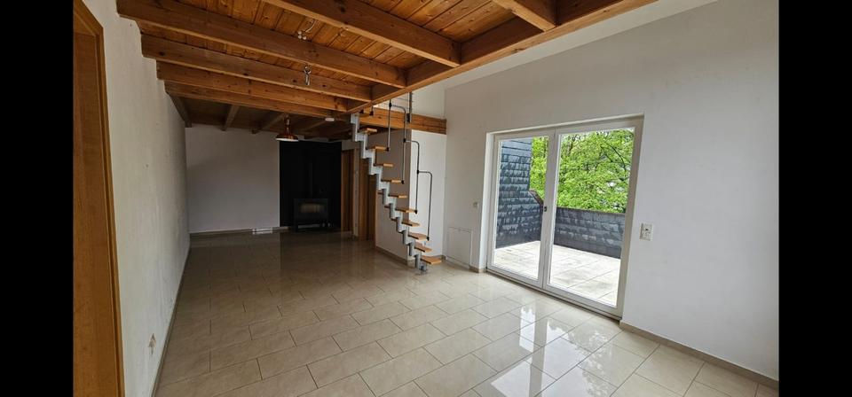 Dachgeschoßwohnung Bergneustadt - 3 Zimmer, 85 m&sup2;, 900&euro; | Angebot:26621317