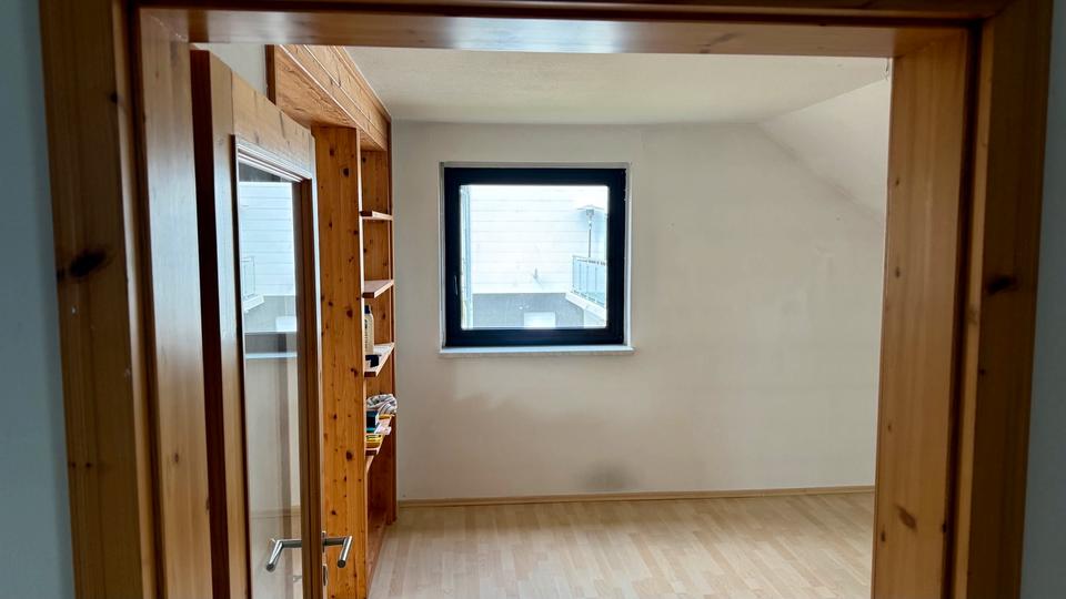 Dachgeschoßwohnung Bad Zwesten - 2.5 Zimmer, 80 m&sup2;, 540&euro; | Angebot:26004096