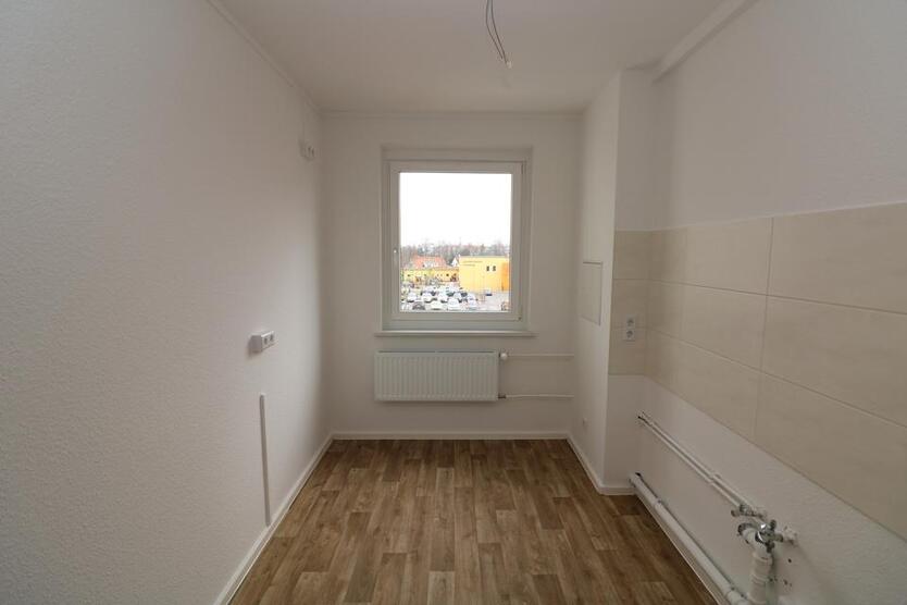 3...2...1...meins...neu sanierte 2-RW mit Wanne u. Balkon!!!