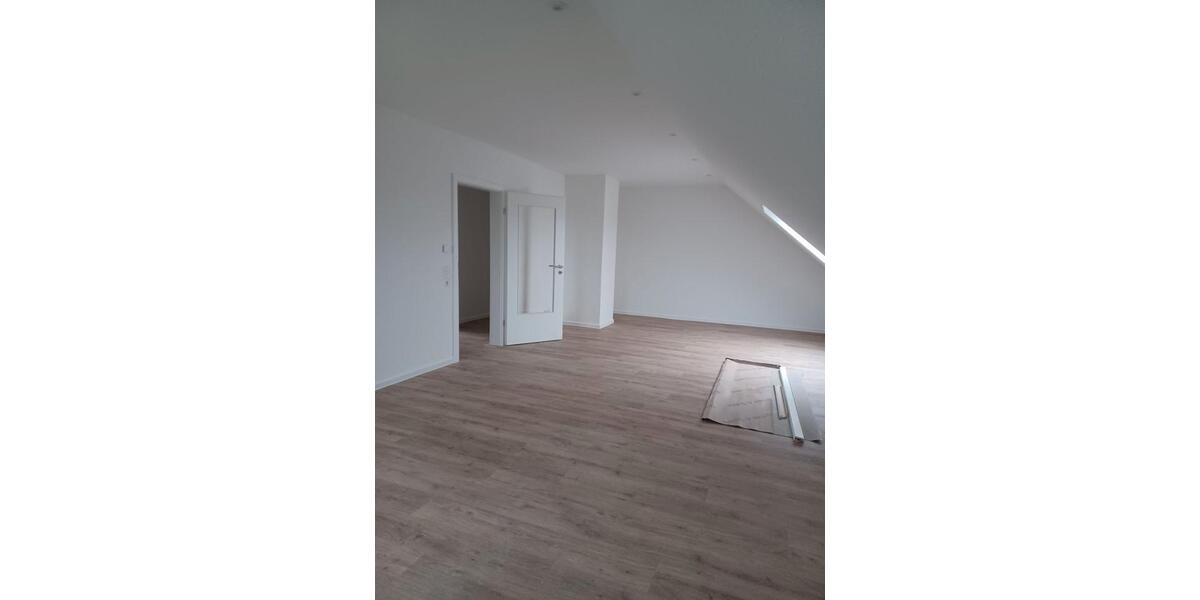 Dachgeschoßwohnung Neustadt am Rübenberge - 3 Zimmer, 90 m&sup2;, 990&euro; | Angebot:25127236
