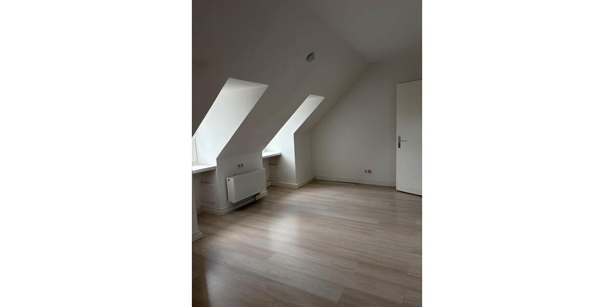 Dachgeschoßwohnung Siegen - 2 Zimmer, 59 m&sup2;, 600&euro; | Angebot:26613578