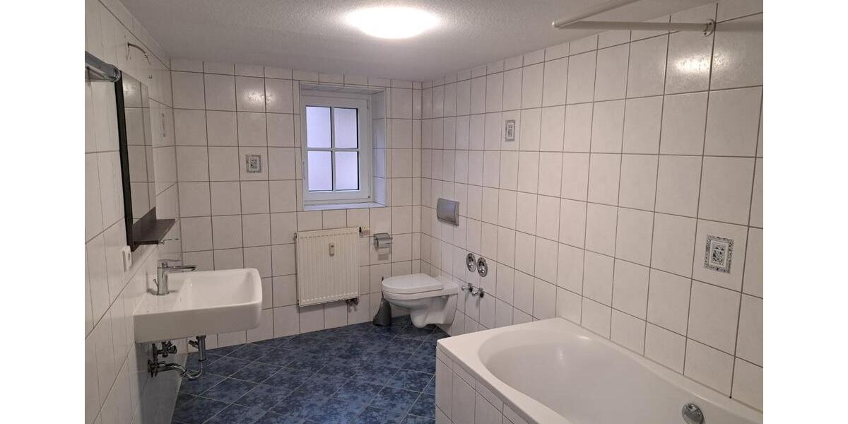 Sehr schöne 5-Zimmer-Altbauwohnung 5 zimmer