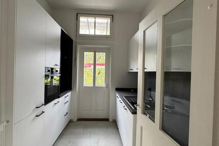 3-Zimmer-Wohnung im charmanten Altbau! zimmer