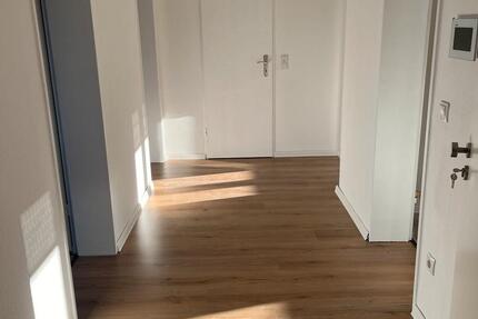 Erstbezug nach Renovierung 78 qm 3 ZKB 3 zimmer