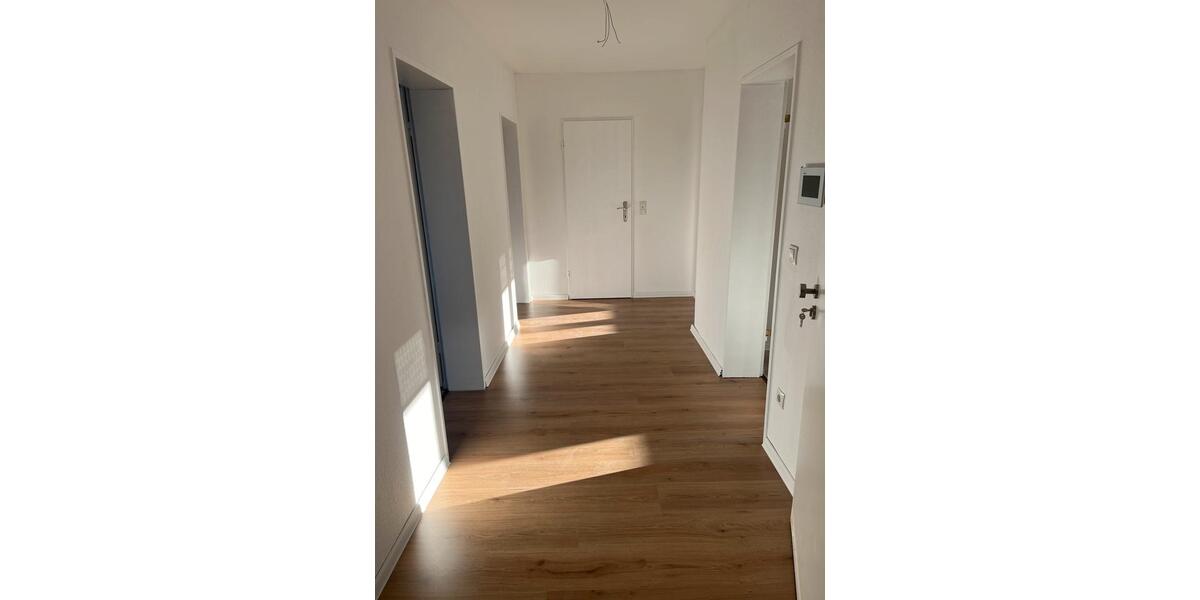 Erstbezug nach Renovierung 78 qm 3 ZKB 3 zimmer