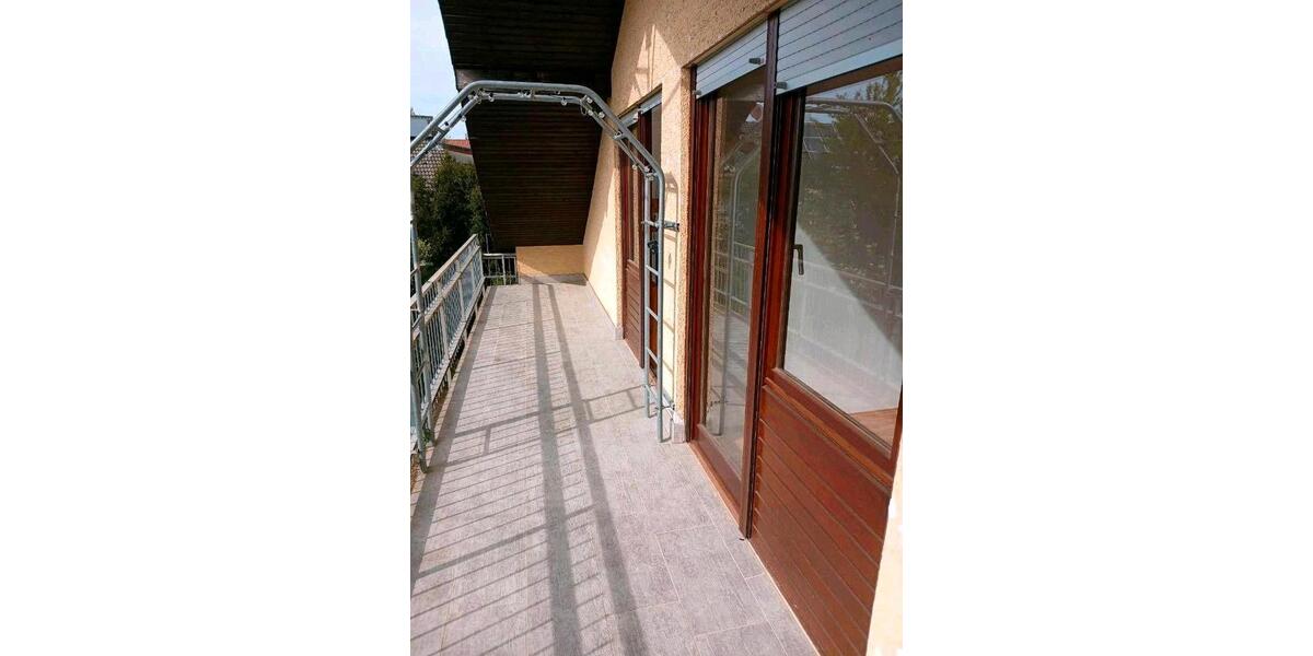 Dachgeschoßwohnung Rottenburg am Neckar - 3 Zimmer, 98 m&sup2;, 900&euro; | Angebot:26496481