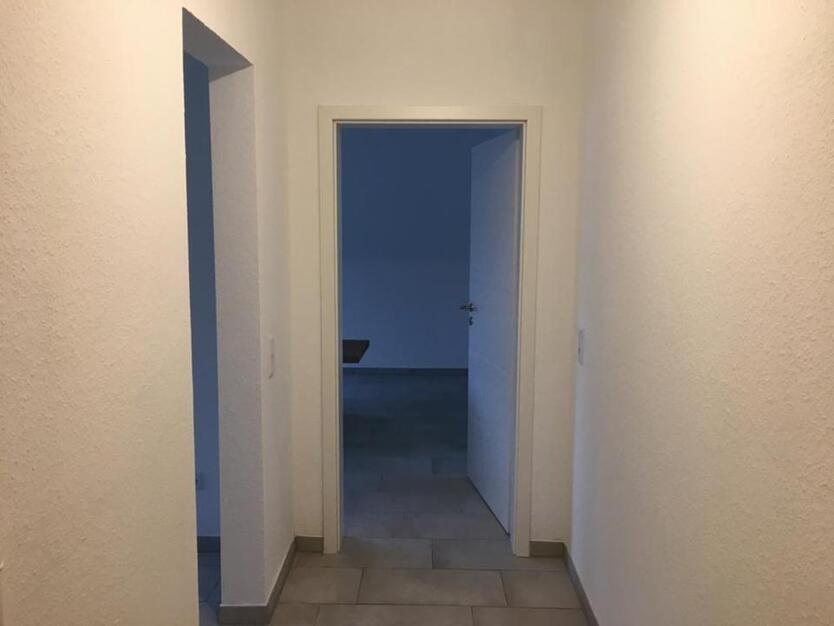 Helle, modernisierte 2- Zimmerwohnung mit Balkon, provisionsfrei