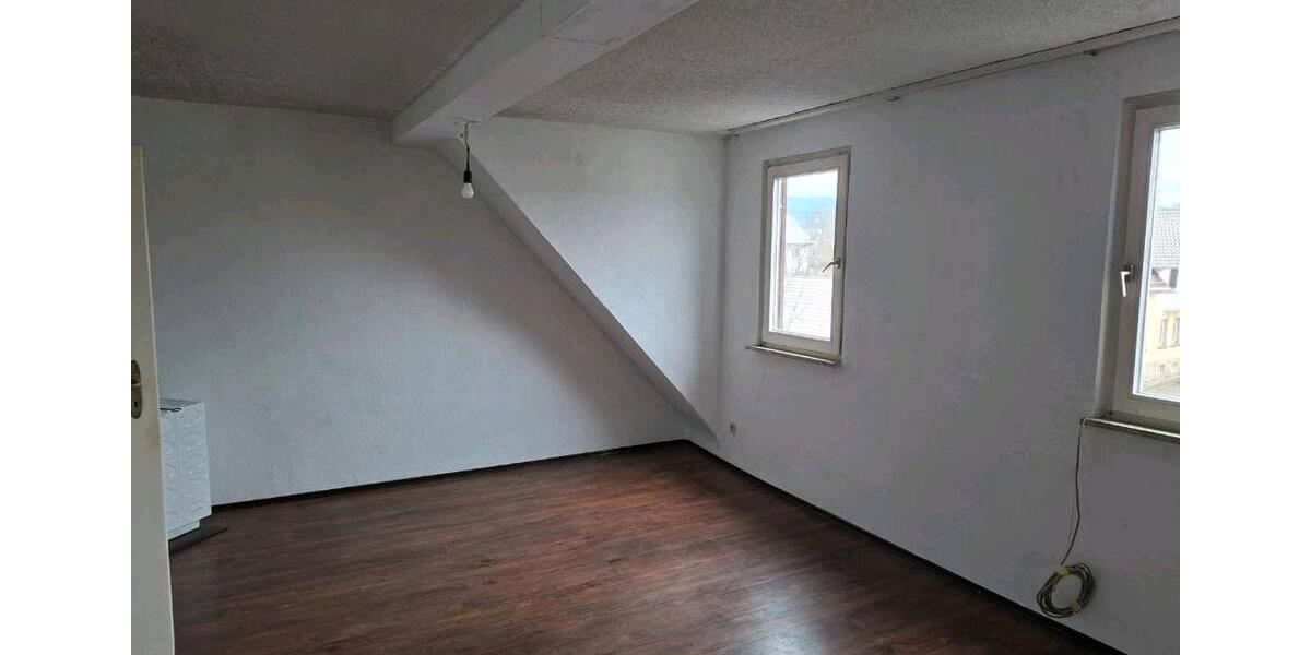 Dachgeschoßwohnung Hechingen - 3.5 Zimmer, 78 m&sup2;, 650&euro; | Angebot:26003425