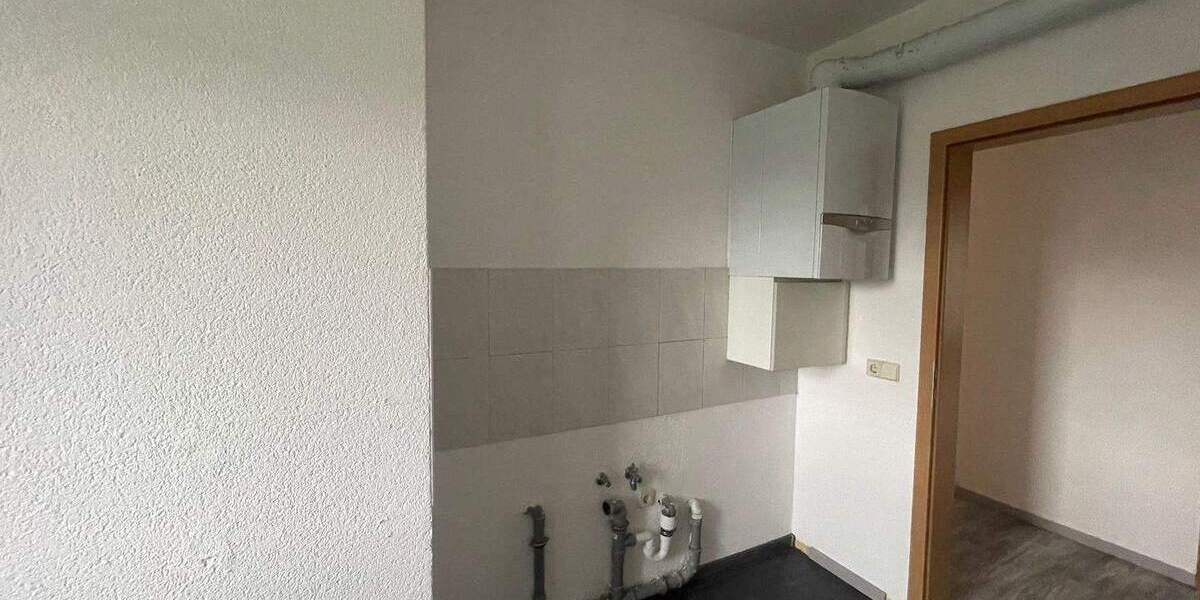 Etagenwohnung Aue - 4 Zimmer, 80 m&sup2;, 330&euro; | Angebot:25984873